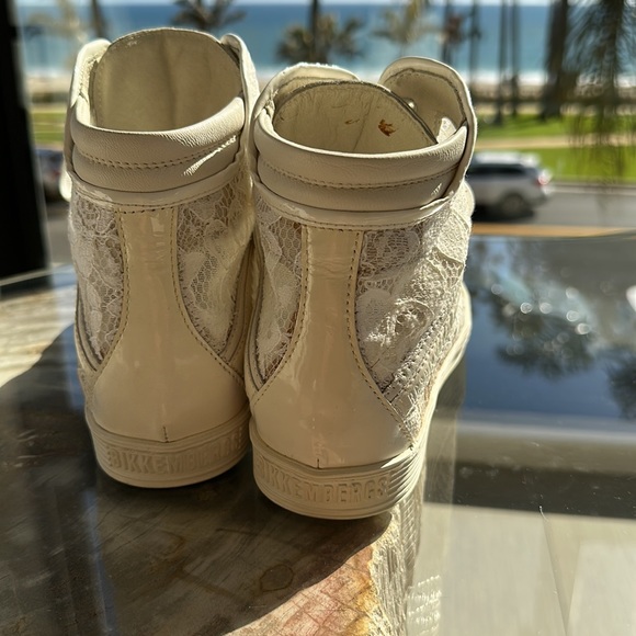 BIKKEMBERGS sneakers . Sexy, very feminine, and comfortable. New, but discolored - Picture 3 of 6